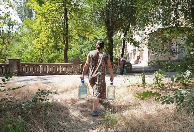Отсутствие воды не застало врасплох: питерские автоцистерны спасают жителей районов Мариуполя, где по графику не включили водоснабжение Отсутствие воды не застало врасплох: питерские автоцистерны спасают жителей районов Мариуполя, где по графику не включили водоснабжение