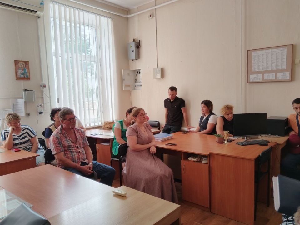 Сергей Юзвинкевич: Провел встречу с трудовым коллективом ГБОУ «Кременевская школа Володарского МО» Сергей Юзвинкевич: Провел встречу с трудовым коллективом ГБОУ «Кременевская школа Володарского МО»