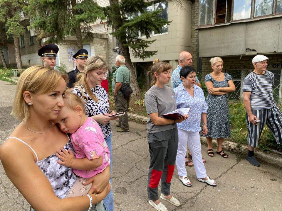 Виктория Жукова: По поручению Главы Донецкой Народной Республики регулярно проводятся встречи с гражданами руководством Администрации округа Виктория Жукова: По поручению Главы Донецкой Народной Республики регулярно проводятся встречи с гражданами руководством Администрации округа