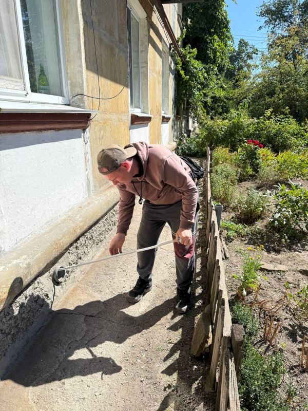 Слесари Магаданской области вывели кран с водой в одном из домов Ждановки Слесари Магаданской области вывели кран с водой в одном из домов Ждановки