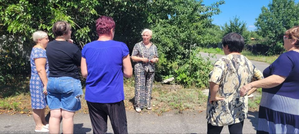 Во исполнение поручения Главы Донецкой Народной Республики Дениса Владимировича Пушилина о ведении постоянного диалога с людьми, сегодня, депутат Дебальцевского городского совета Елена Кошман провела встречу с жителями Во исполнение поручения Главы Донецкой Народной Республики Дениса Владимировича Пушилина о ведении постоянного диалога с людьми, сегодня, депутат Дебальцевского городского совета Елена Кошман провела встречу с жителями
