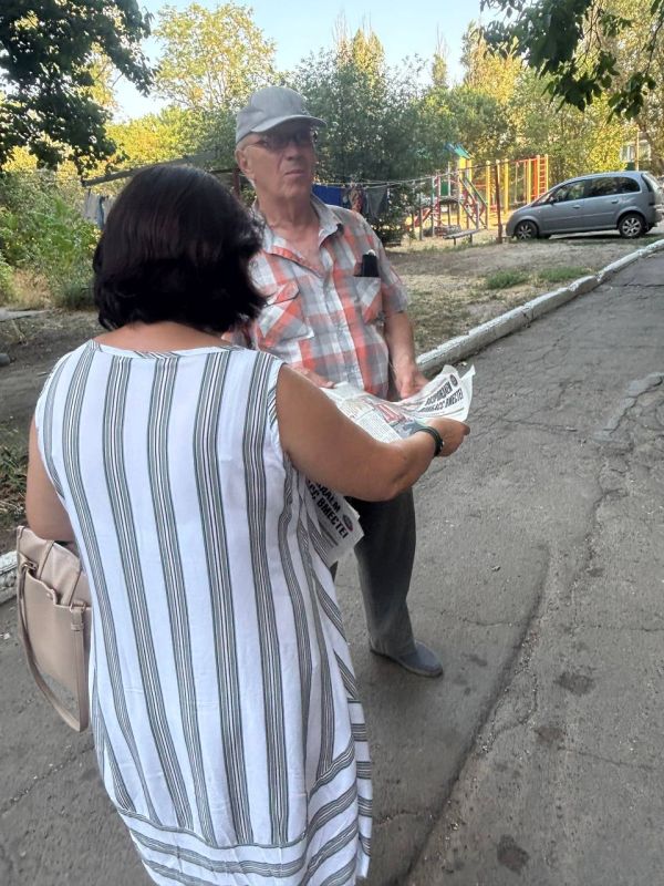 Заведующий Мангушским территориальным сектором администрации Мангушского муниципального округа Егана Тесленко провела рабочую встречу с жителями центрального микрорайона по ул. Чкалова в пгт Мангуш Заведующий Мангушским территориальным сектором администрации Мангушского муниципального округа Егана Тесленко провела рабочую встречу с жителями центрального микрорайона по ул. Чкалова в пгт Мангуш