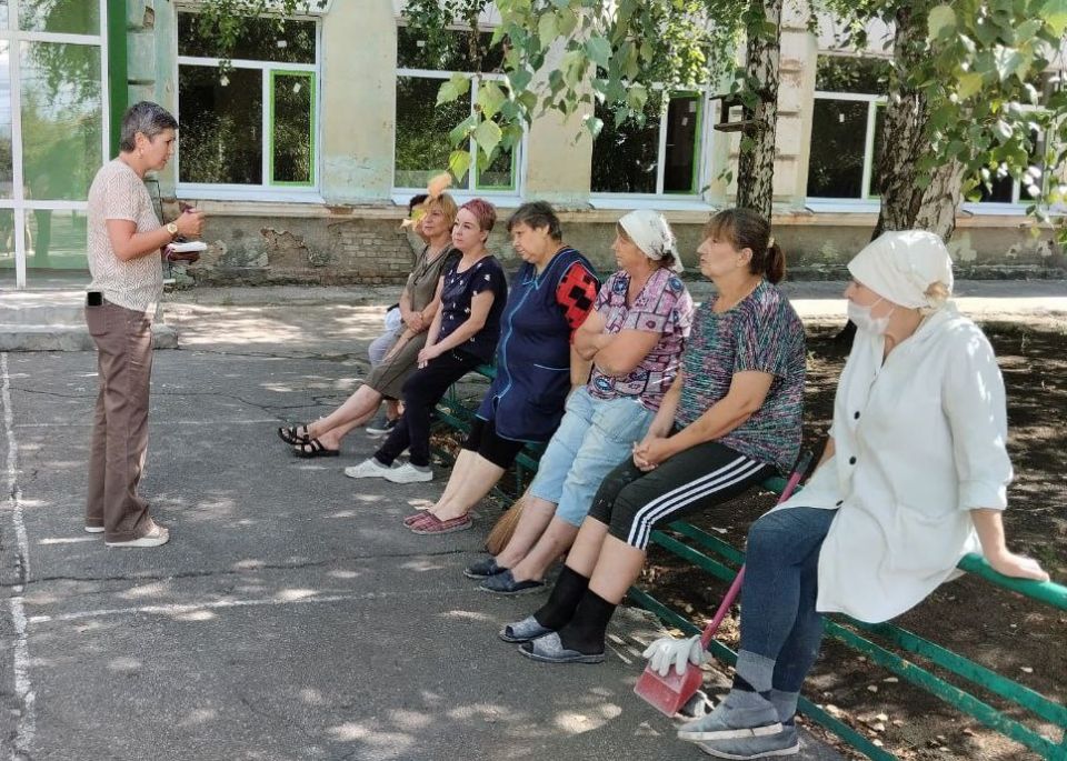 Иван Адамец: Заместитель руководителя управы Елена Строганова провела встречу с жителями по актуальным вопросам Иван Адамец: Заместитель руководителя управы Елена Строганова провела встречу с жителями по актуальным вопросам