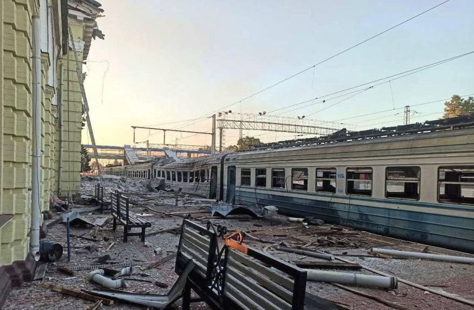 Рельсовая война: ВС РФ в ходе СВО крошат логистику ВСУ еще на подходе к ДНР Рельсовая война: ВС РФ в ходе СВО крошат логистику ВСУ еще на подходе к ДНР