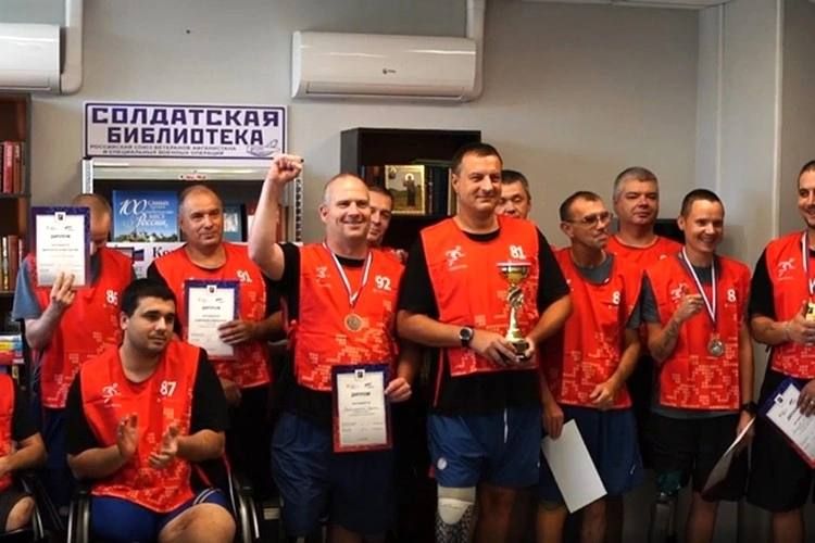 «Продолжаю жить и наслаждаться каждым днем»: как боевые товарищи и семья помогли ветерану боевых действий из ДНР снова встать на ноги «Продолжаю жить и наслаждаться каждым днем»: как боевые товарищи и семья помогли ветерану боевых действий из ДНР снова встать на ноги