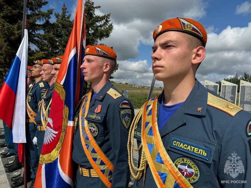 Сегодня день курсанта — тех, кто учится спасать Сегодня день курсанта — тех, кто учится спасать
