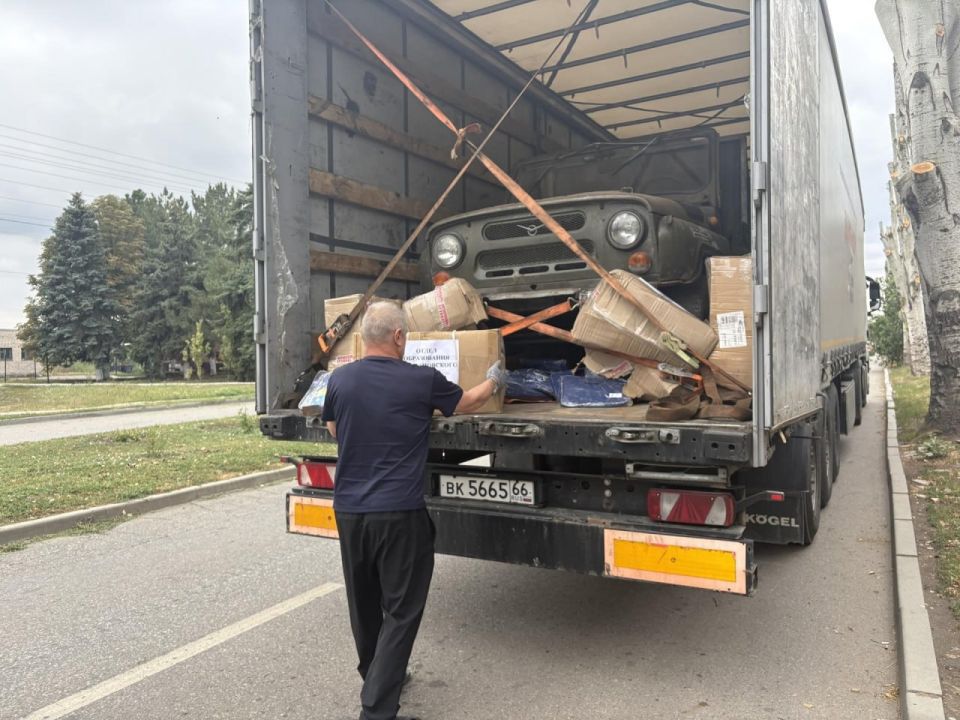 Свердловчане отправили помощь для школьников Тельмановского округа Свердловчане отправили помощь для школьников Тельмановского округа