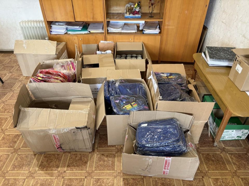 Свердловчане отправили помощь для школьников Тельмановского округа Свердловчане отправили помощь для школьников Тельмановского округа