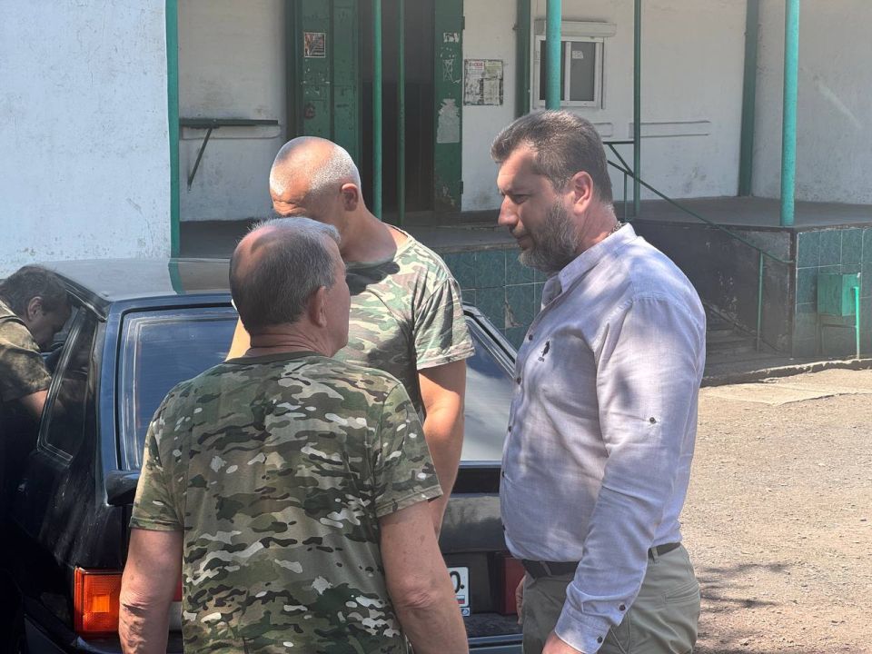 В рамках партпроекта Единой России "Школа ЖКХ" депутат Снежнянского городского совета Иван Михайлов встретился с жителями посёлка Залесное В рамках партпроекта Единой России "Школа ЖКХ" депутат Снежнянского городского совета Иван Михайлов встретился с жителями посёлка Залесное