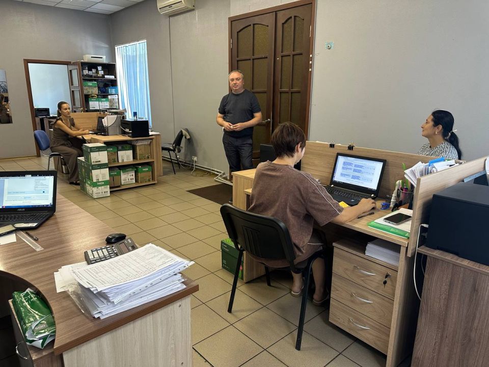 Провёл сход граждан в городе Торез Провёл сход граждан в городе Торез