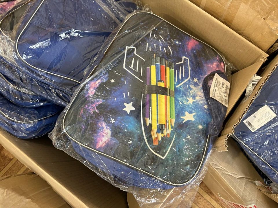 Свердловчане отправили помощь для школьников Тельмановского округа Свердловчане отправили помощь для школьников Тельмановского округа