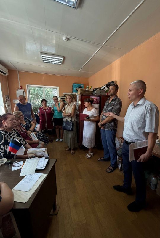 Сегодня, 06 августа, провел встречу с трудовым коллективом ООО «Старобешевский хлеб» начальник Моспинского территориального управления администрации городского округа Донецк Олег Владимирович Стрельченко Сегодня, 06 августа, провел встречу с трудовым коллективом ООО «Старобешевский хлеб» начальник Моспинского территориального управления администрации городского округа Донецк Олег Владимирович Стрельченко