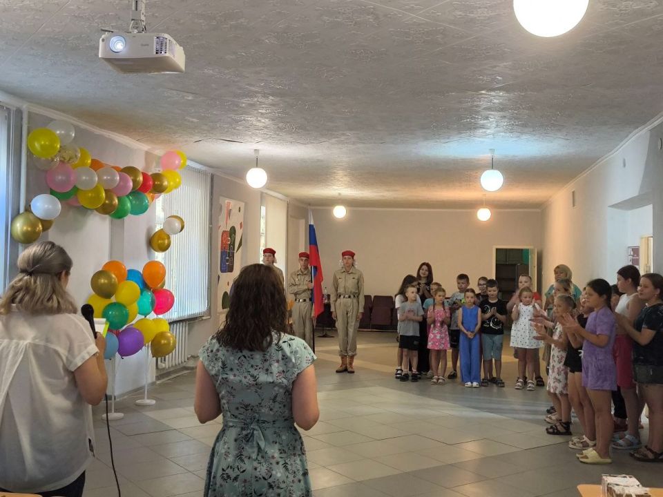 Сегодня в доме детского творчества г. Кировское свои двери распахнула детская площадка досуга "Детландия" Сегодня в доме детского творчества г. Кировское свои двери распахнула детская площадка досуга "Детландия"