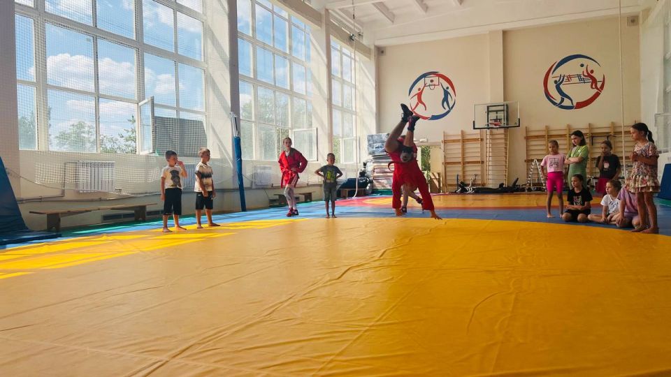 В рамках замечательных мероприятий, посвященных Дню физкультурника и реализации национального проекта Молодежь и дети, по инициативе Президента России прошла увлекательная открытая тренировка по самбо! В рамках замечательных мероприятий, посвященных Дню физкультурника и реализации национального проекта Молодежь и дети, по инициативе Президента России прошла увлекательная открытая тренировка по самбо!
