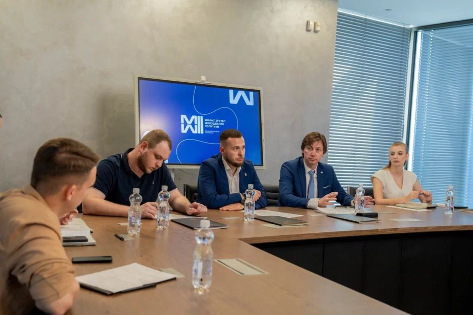 При Министерстве молодежной политики ДНР заработал общественных совет При Министерстве молодежной политики ДНР заработал общественных совет