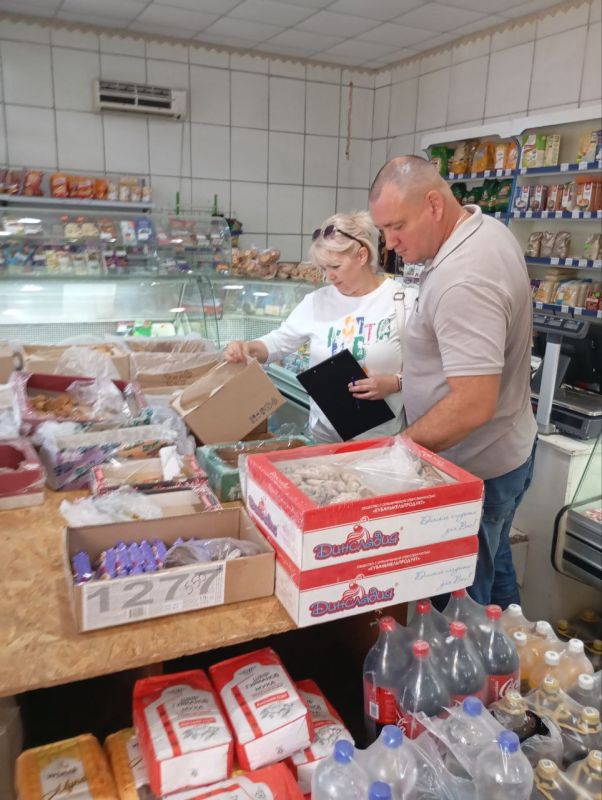 Рейд по объектам торговли. 6 августа 2025 года в рамках проекта «Народный контроль» партии «Единая Россия» сотрудники отдела торговли и предпринимательства администрации городского округа Енакиево Донецкой Народной... Рейд по объектам торговли. 6 августа 2025 года в рамках проекта «Народный контроль» партии «Единая Россия» сотрудники отдела торговли и предпринимательства администрации городского округа Енакиево Донецкой Народной...