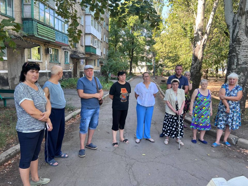 По поручению Главы ДНР Дениса Пушилина провела сход граждан совместно с представителями Управы Горняцкого района г.Макеевка По поручению Главы ДНР Дениса Пушилина провела сход граждан совместно с представителями Управы Горняцкого района г.Макеевка