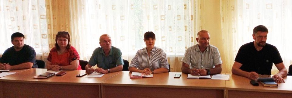Наталья Бегуненко: Сегодня, 6 августа, руководитель Управы Петровского внутригородского района Администрации городского округа Донецк Бегуненко Наталья провела еженедельное аппаратное совещание Наталья Бегуненко: Сегодня, 6 августа, руководитель Управы Петровского внутригородского района Администрации городского округа Донецк Бегуненко Наталья провела еженедельное аппаратное совещание