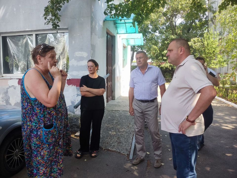 Юрий Будрин: Сегодня, 06 августа 2025 года, по поручению Главы Республики Дениса Пушилина, в рамках проекта "Управдом", реализуемого Единой Россией, в Кировском районе г. Донецка прошел сход с жителями микрорайона ... Юрий Будрин: Сегодня, 06 августа 2025 года, по поручению Главы Республики Дениса Пушилина, в рамках проекта "Управдом", реализуемого Единой Россией, в Кировском районе г. Донецка прошел сход с жителями микрорайона ...