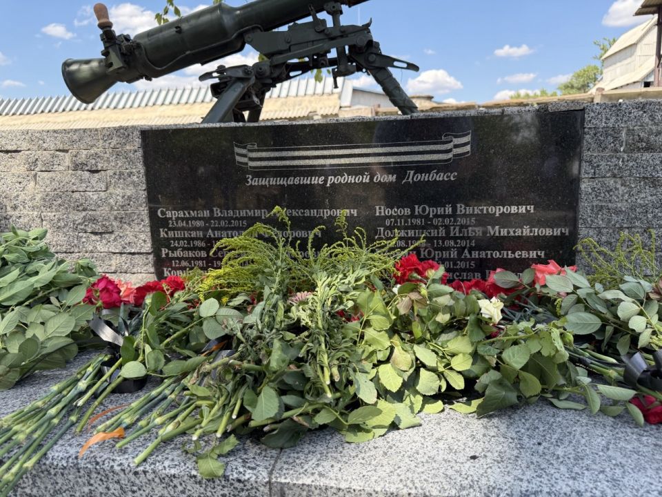 Александр Шатов: В Петропавловке почтили память защитников села Александр Шатов: В Петропавловке почтили память защитников села