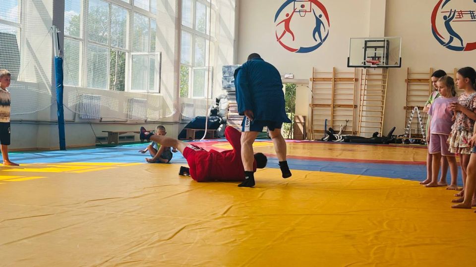 В рамках замечательных мероприятий, посвященных Дню физкультурника и реализации национального проекта Молодежь и дети, по инициативе Президента России прошла увлекательная открытая тренировка по самбо! В рамках замечательных мероприятий, посвященных Дню физкультурника и реализации национального проекта Молодежь и дети, по инициативе Президента России прошла увлекательная открытая тренировка по самбо!