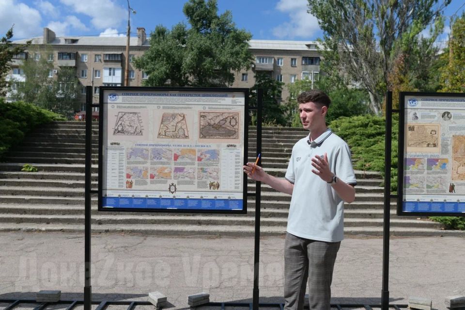 Впервые в новом формате: в Донецке открылась выставка «100 достоверных фактов о Новороссии» Впервые в новом формате: в Донецке открылась выставка «100 достоверных фактов о Новороссии»