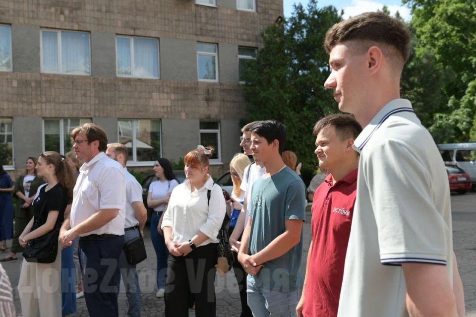 Впервые в новом формате: в Донецке открылась выставка «100 достоверных фактов о Новороссии» Впервые в новом формате: в Донецке открылась выставка «100 достоверных фактов о Новороссии»