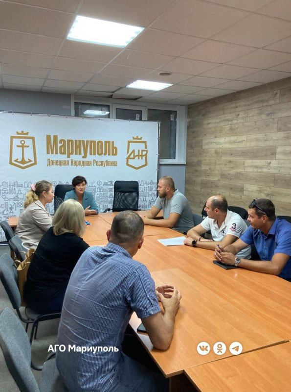 Активисты молодежных организаций Мариуполя будут помогать маломобильным горожанам с доставкой воды Активисты молодежных организаций Мариуполя будут помогать маломобильным горожанам с доставкой воды