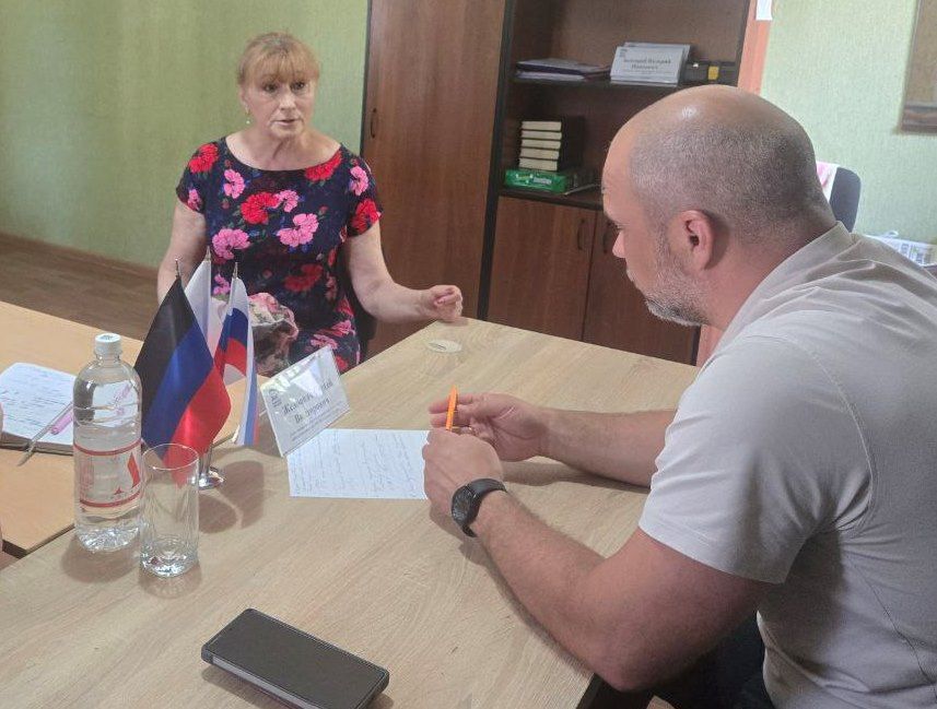Сергей Желновач: Сегодня, 3 июля, в общественной приемной Всероссийской политической партии «Единая Россия» в городе Светлодарск провел прием граждан Сергей Желновач: Сегодня, 3 июля, в общественной приемной Всероссийской политической партии «Единая Россия» в городе Светлодарск провел прием граждан