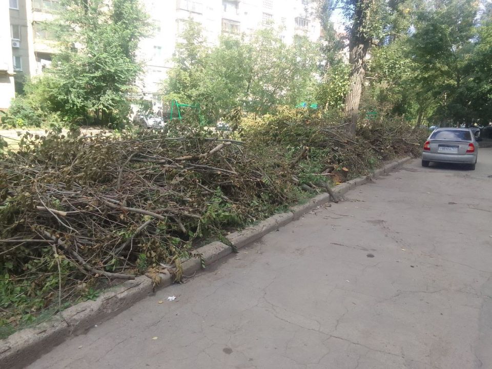 Василий Ткачук: С целью поддержания района в надлежащем санитарно-техническом состоянии Управой Калининского внутригородского района совместно с предприятием ГУП ДНР «Донснабкомплект» регулярно проводятся работы по... Василий Ткачук: С целью поддержания района в надлежащем санитарно-техническом состоянии Управой Калининского внутригородского района совместно с предприятием ГУП ДНР «Донснабкомплект» регулярно проводятся работы по...