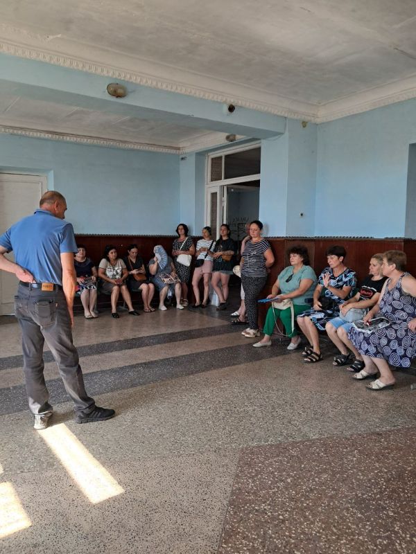 Сегодня заведующая Мирненского территориального сектора провела встречу с населением Сегодня заведующая Мирненского территориального сектора провела встречу с населением