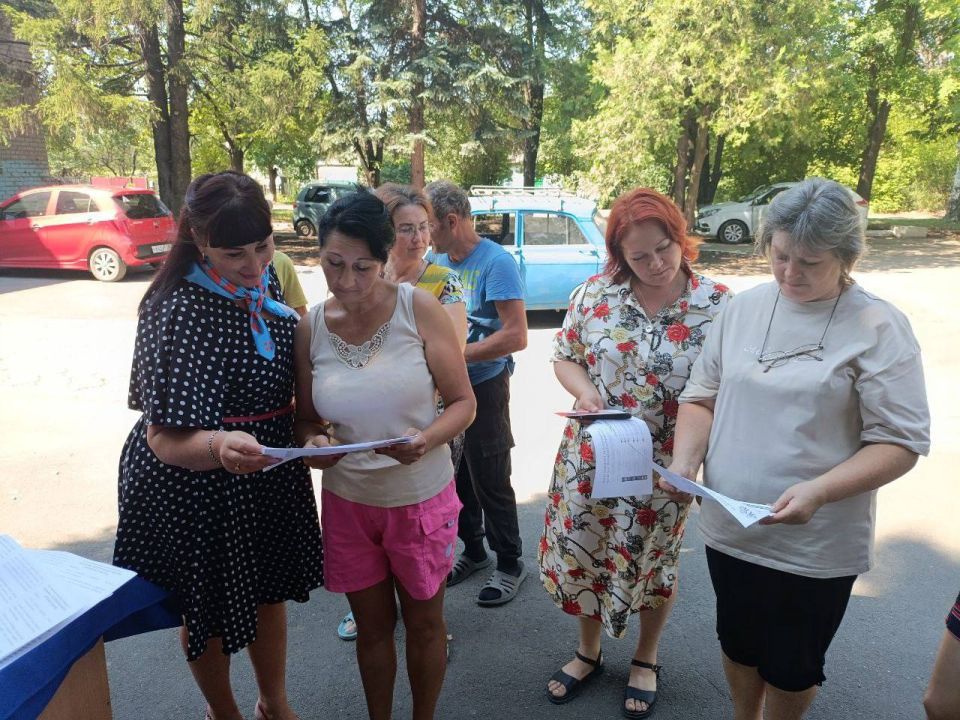 Выездная встреча с жителями пгт Выездная встреча с жителями пгт
