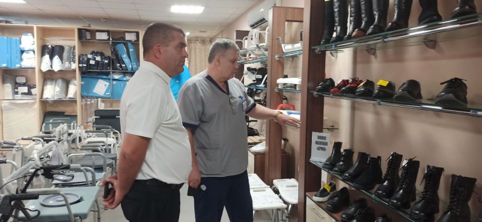 Юрий Атаманов: С рабочим визитом побывал в гостях у своего коллеги по депутатской деятельности Юрия Покинтелицы, депутата Народного Совета и руководителя Донецкого республиканского протезно-ортопедического центра Юрий Атаманов: С рабочим визитом побывал в гостях у своего коллеги по депутатской деятельности Юрия Покинтелицы, депутата Народного Совета и руководителя Донецкого республиканского протезно-ортопедического центра