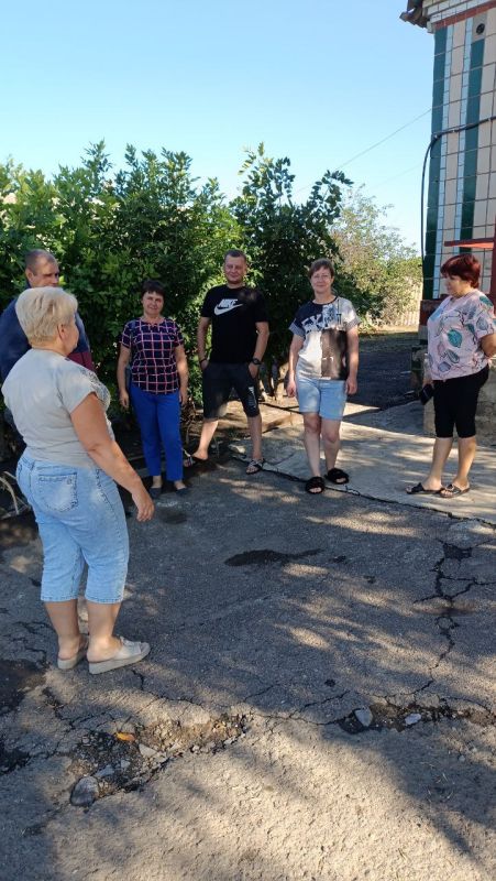 Встреча с жителями Новоандреевки: обсуждение актуальных вопросов и программы возрождения Донбасса Встреча с жителями Новоандреевки: обсуждение актуальных вопросов и программы возрождения Донбасса