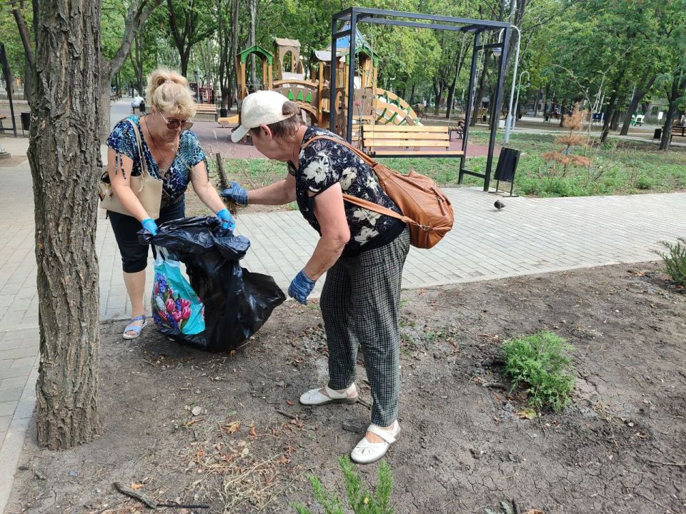 Василий Ткачук: Сегодня, 7 августа, в рамках партийных проектов "Чистая страна", "Школа ЖКХ" Всероссийской политической партии «Единая Россия» Управой Калининского внутригородского района Администрации городского округа... Василий Ткачук: Сегодня, 7 августа, в рамках партийных проектов "Чистая страна", "Школа ЖКХ" Всероссийской политической партии «Единая Россия» Управой Калининского внутригородского района Администрации городского округа...