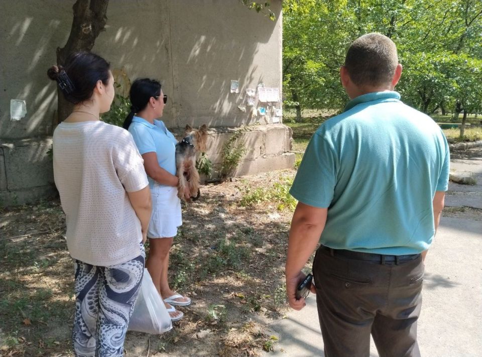 7 августа руководитель Управы Червоногвардейского внутригородского района Антон Гринзовский по партийному проекту «Управдом» партии «Единая Россия» провел встречу с жителями жилого массива Горького по улице Чубаря 7 августа руководитель Управы Червоногвардейского внутригородского района Антон Гринзовский по партийному проекту «Управдом» партии «Единая Россия» провел встречу с жителями жилого массива Горького по улице Чубаря