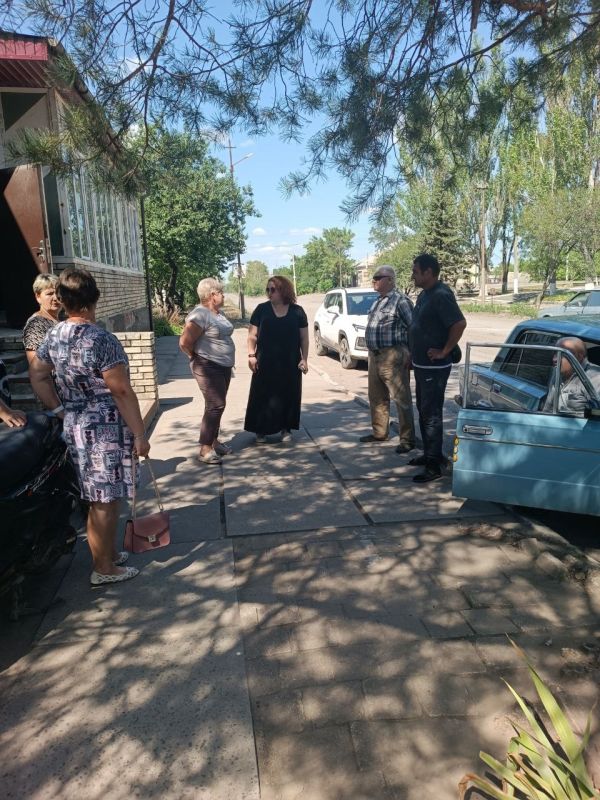 В Волновахе приступил к работе новый мусоровоз из ЯНАО В Волновахе приступил к работе новый мусоровоз из ЯНАО