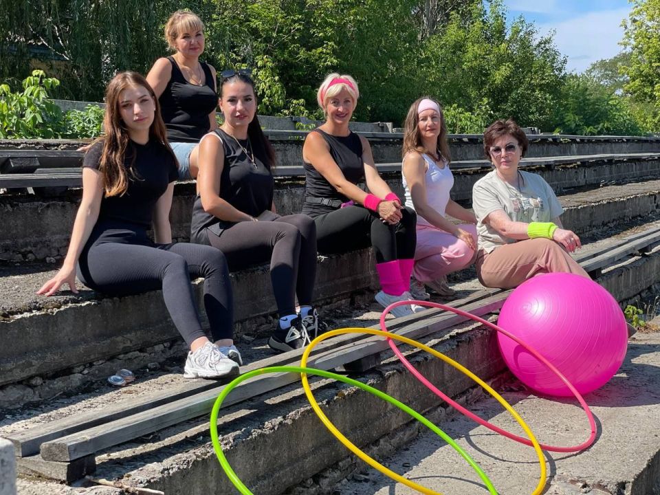 Спорт для всех!. Актив Женского движения Единой России и аппарат Ясиноватского муниципального совета присоединились к празднованию Дня физкультурника в Ясиноватой! Мы верим, что спорт объединяет, укрепляет здоровье и... Спорт для всех!. Актив Женского движения Единой России и аппарат Ясиноватского муниципального совета присоединились к празднованию Дня физкультурника в Ясиноватой! Мы верим, что спорт объединяет, укрепляет здоровье и...