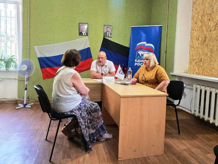 Сергей Желновач: Сегодня, 3 июля, в общественной приемной Всероссийской политической партии «Единая Россия» в городе Светлодарск провел прием граждан Сергей Желновач: Сегодня, 3 июля, в общественной приемной Всероссийской политической партии «Единая Россия» в городе Светлодарск провел прием граждан