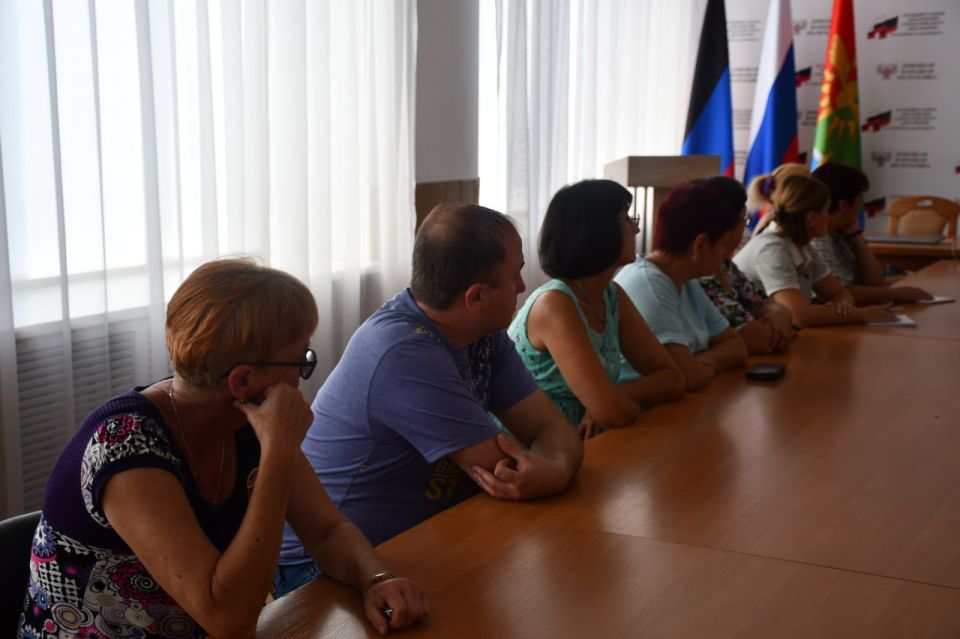 В Дебальцево состоялся важный и полезный для населения формат общения – встреча главных врачей городских медицинских учреждений с жителями В Дебальцево состоялся важный и полезный для населения формат общения – встреча главных врачей городских медицинских учреждений с жителями