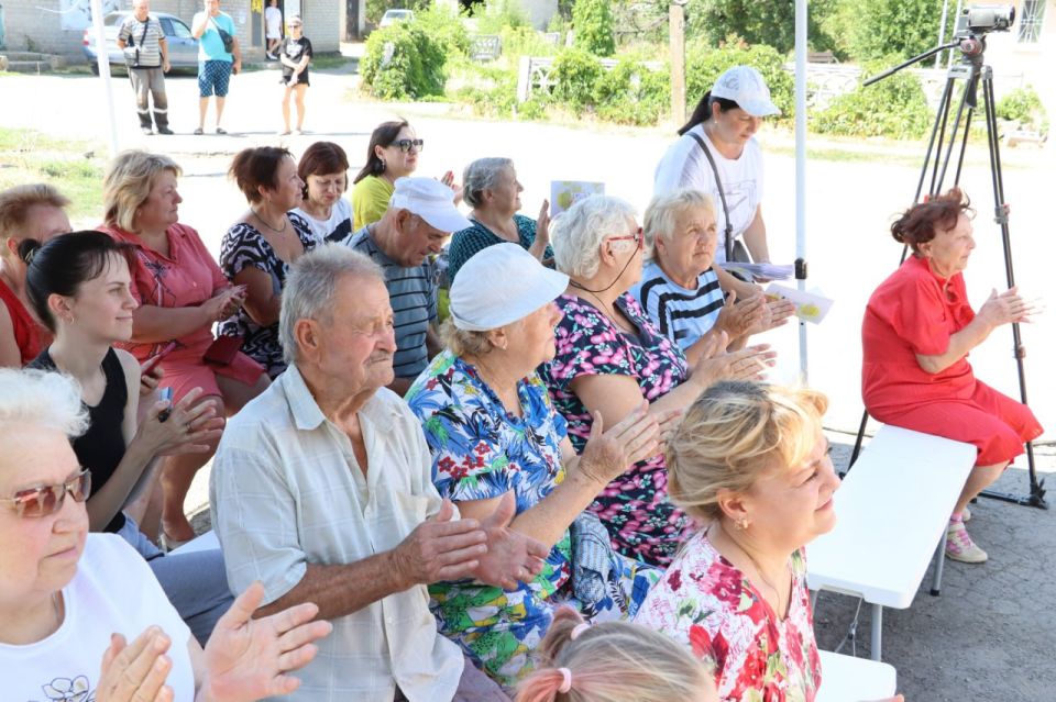 Коллектив ВИА "УЛЕЙ" и молодёжная группа "ТАК НАДА" выступили для жителей Асланово Коллектив ВИА "УЛЕЙ" и молодёжная группа "ТАК НАДА" выступили для жителей Асланово
