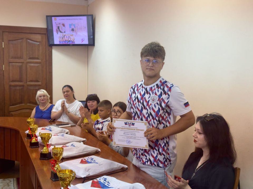 Спортсменов Шахтерского округа поздравили с Днем физкультурника Спортсменов Шахтерского округа поздравили с Днем физкультурника