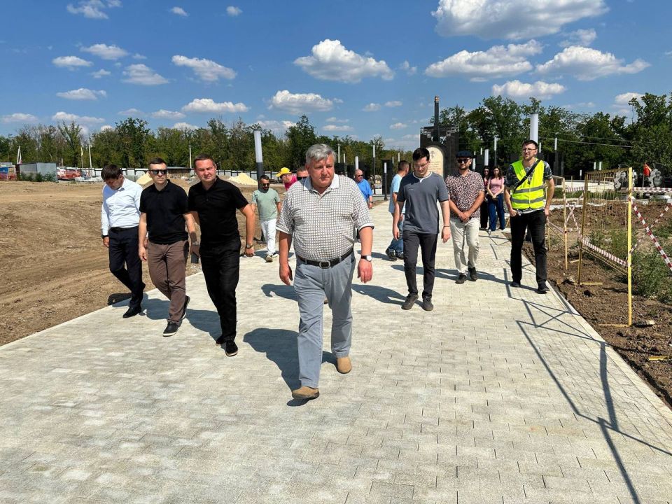В ДНР выходят на финишную прямую в строительстве мемориала на «Донецком море» В ДНР выходят на финишную прямую в строительстве мемориала на «Донецком море»