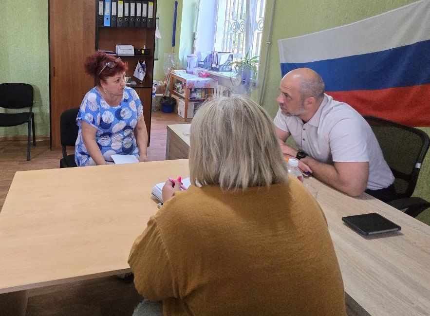 Сергей Желновач: Сегодня, 3 июля, в общественной приемной Всероссийской политической партии «Единая Россия» в городе Светлодарск провел прием граждан Сергей Желновач: Сегодня, 3 июля, в общественной приемной Всероссийской политической партии «Единая Россия» в городе Светлодарск провел прием граждан