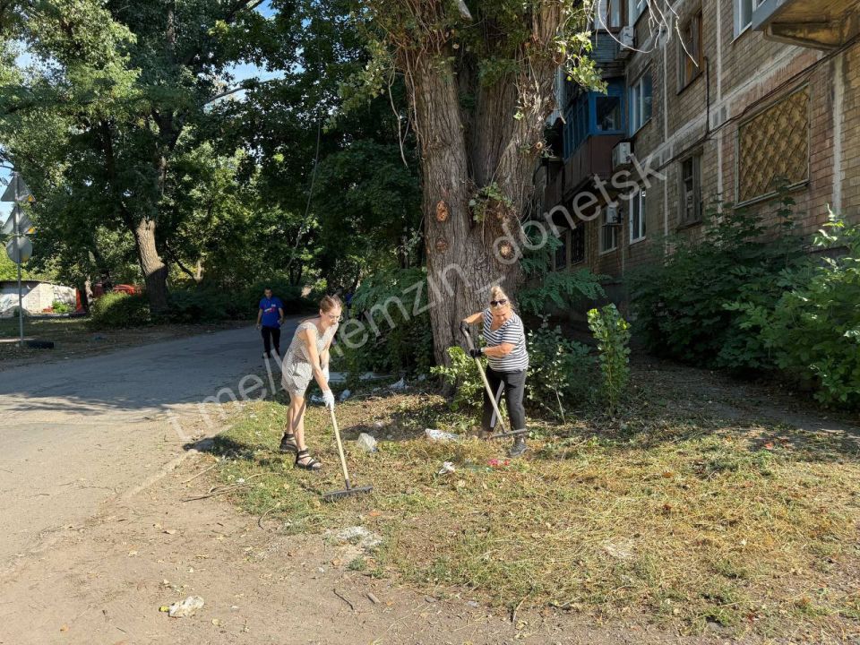 В прошедший понедельник на сходе с гражданами в Куйбышевском районе договорились провести уборку территории, прилегающей к школе № 46 В прошедший понедельник на сходе с гражданами в Куйбышевском районе договорились провести уборку территории, прилегающей к школе № 46