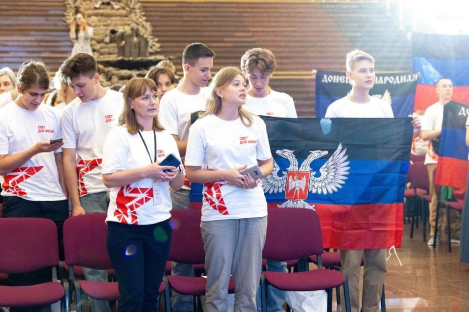 Дважды Победители: Минэнерго России организовало патриотическую экскурсию для школьников из Горловки Дважды Победители: Минэнерго России организовало патриотическую экскурсию для школьников из Горловки