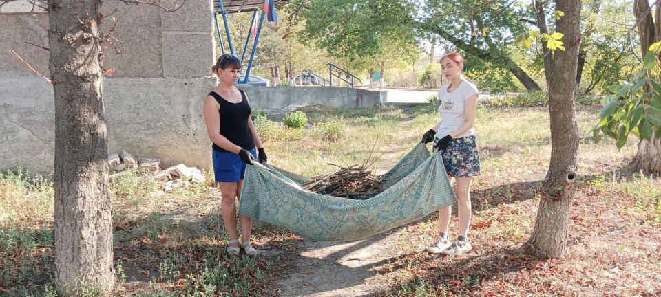 В Старобешевском округе прошла акция «Чистый четверг» В Старобешевском округе прошла акция «Чистый четверг»