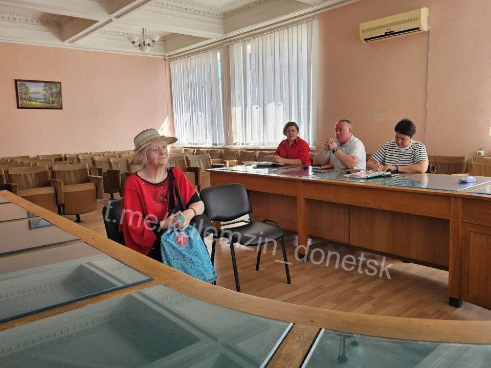 Алексей Кулемзин: Сегодня провёл приём граждан в общественной приёмной партии «Единая Россия» Алексей Кулемзин: Сегодня провёл приём граждан в общественной приёмной партии «Единая Россия»