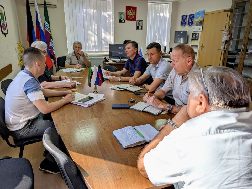 Глава муниципального образования Старобешевский муниципальный округ Николай Михайлов провел оперативное совещание по текущим вопросам Глава муниципального образования Старобешевский муниципальный округ Николай Михайлов провел оперативное совещание по текущим вопросам