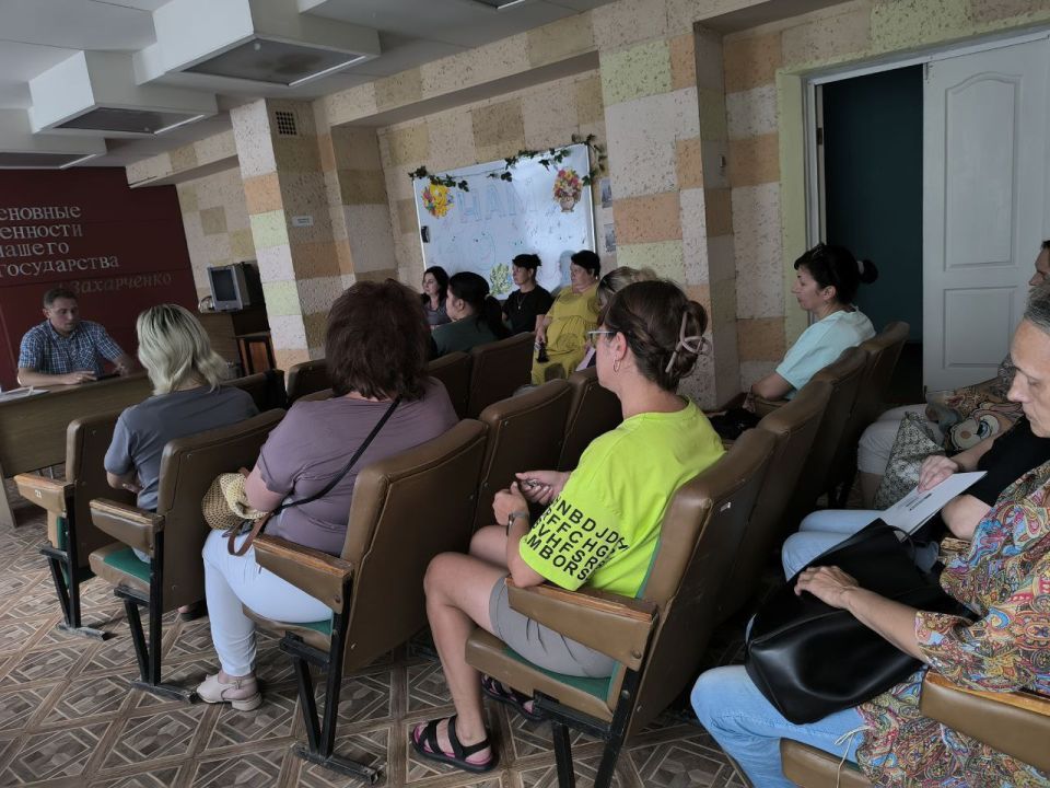 Александр Качанов провел встречи с жителями Докучаевска Александр Качанов провел встречи с жителями Докучаевска